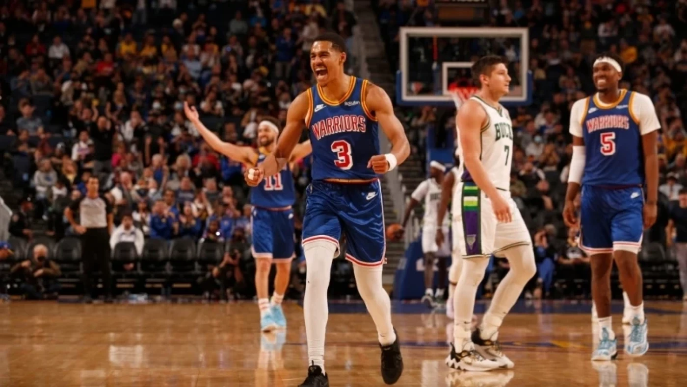 Οι 30 του Γιάννη δεν ήταν αρκετοί για τους Μπακς