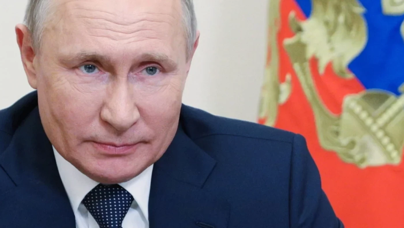 Ελλάδα: Μαζεύουν υπογραφές για να ανακληθούν ακαδημαϊκοί τίτλοι που χορηγήθηκαν στον Πούτιν