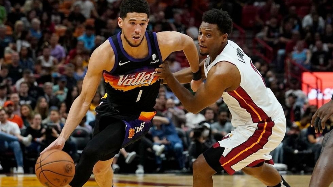 ΝΒΑ: Μήνυμα τίτλου των Σανς – Θηρίο ο Αντετοκούνμπο διέλυσε τους Χοκς