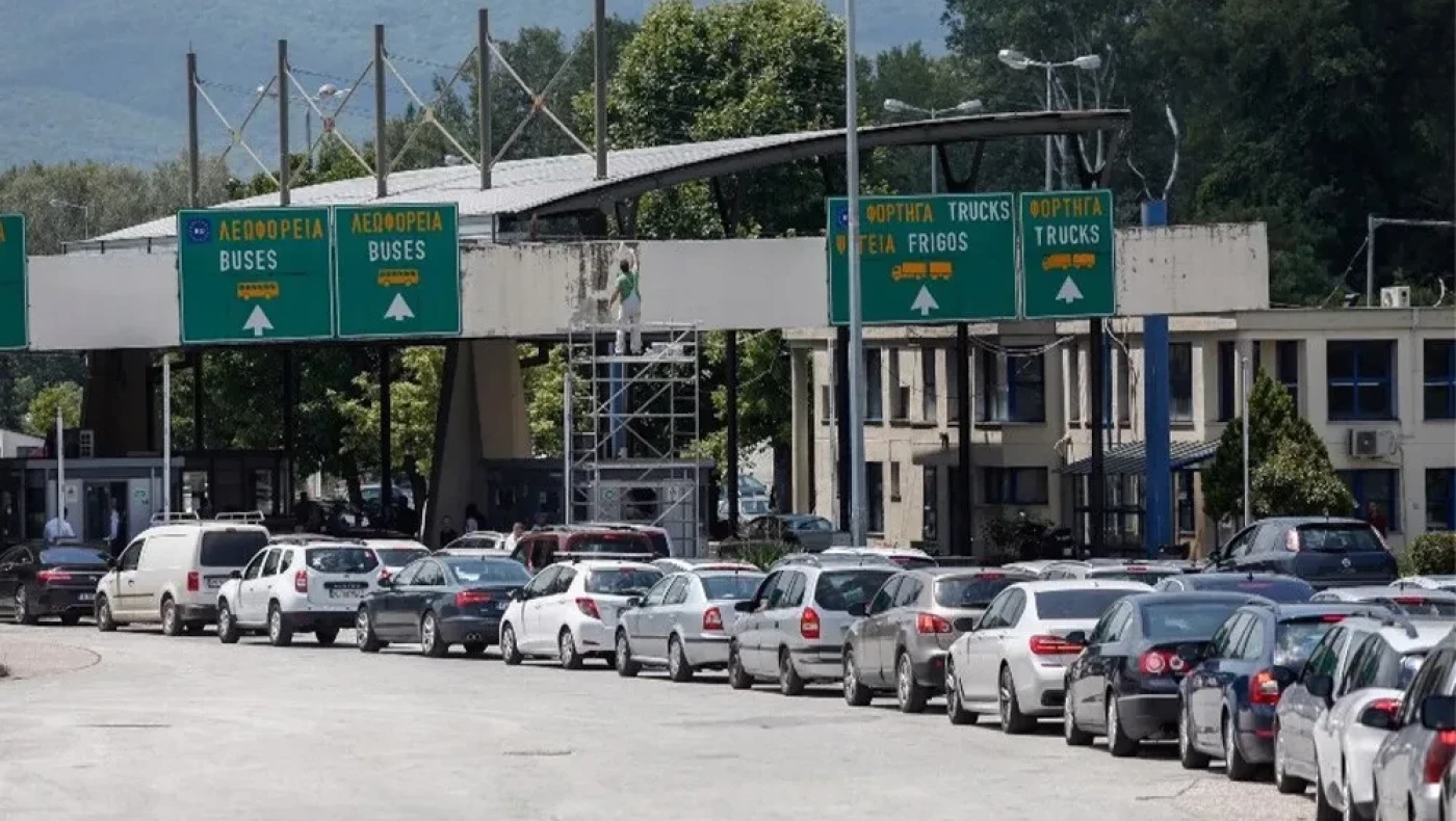 Ουρές στα σύνορα για φθηνά καύσιμα στα Βαλκάνια
