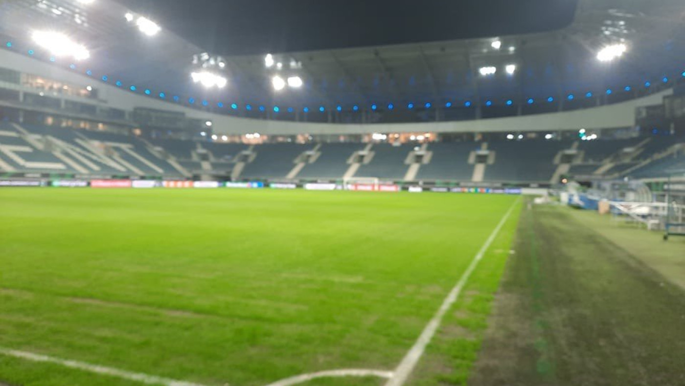 ﻿H αυτοψία του metrosport.gr στον κακό αγωνιστικό χώρο του Αρένα Ghelamco