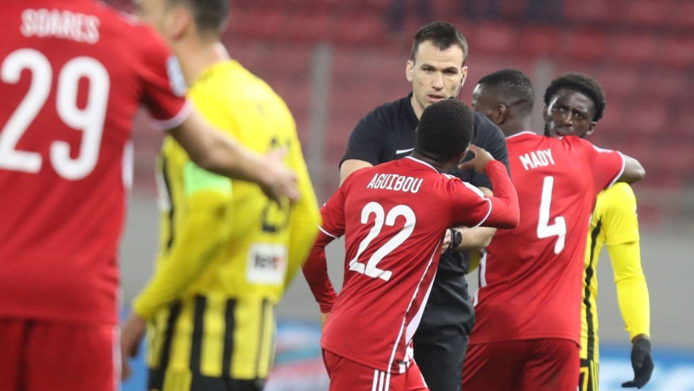 Ποντίκης: «Προκλητική η διαιτησία του Μανούχου»