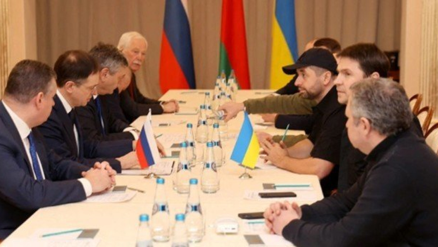 Αχτίδα φωτός: Προσχέδιο συμφωνίας 15 σημείων ανάμεσα σε Ρωσία και Ουκρανία