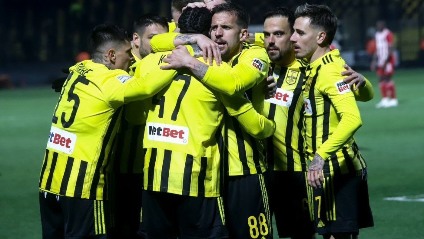 Με το μαχαίρι στα δόντια