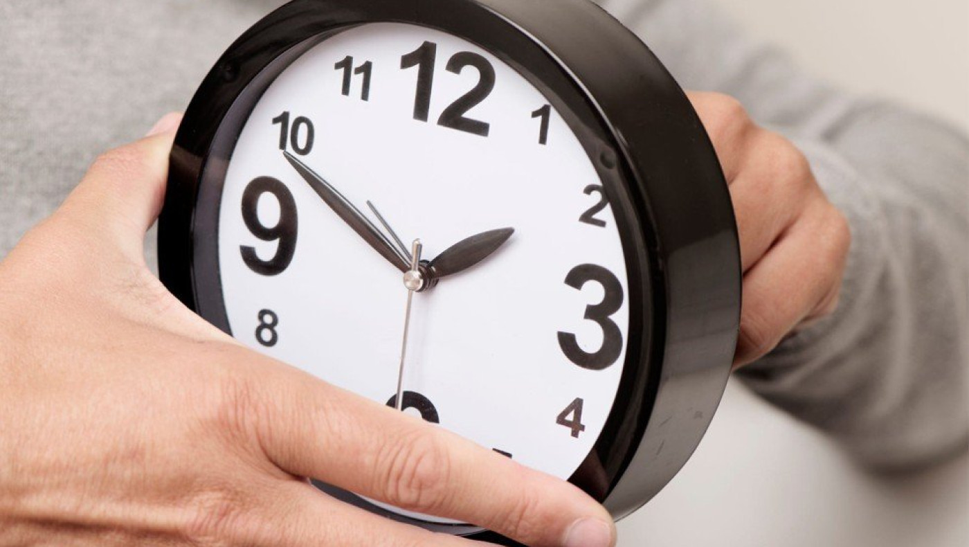Την Κυριακή οι δείκτες του ρολογιού γυρνάνε μια ώρα μπροστά