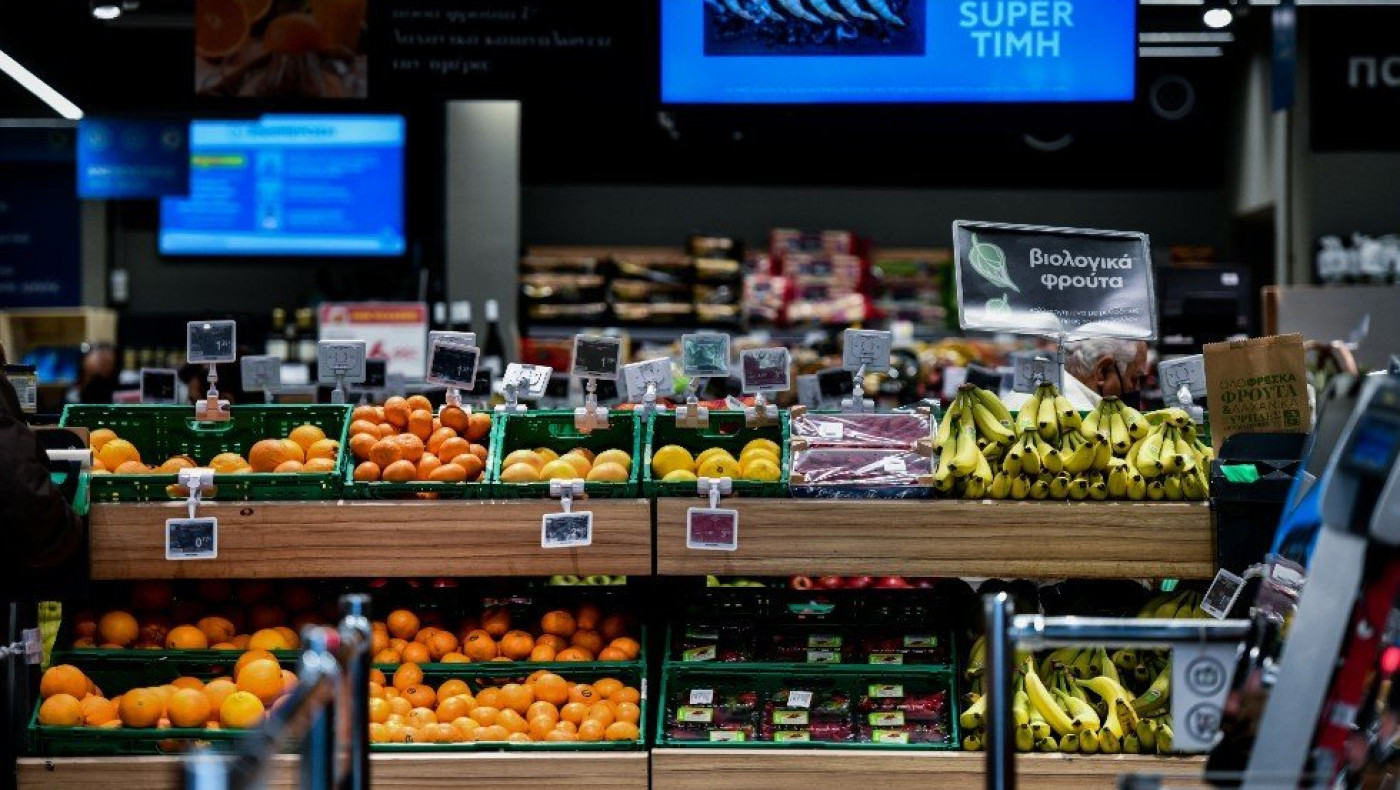 Γιατί αδειάζουν τα ράφια των σούπερ μάρκετ - Σε ποιες χώρες... στοκάρουν