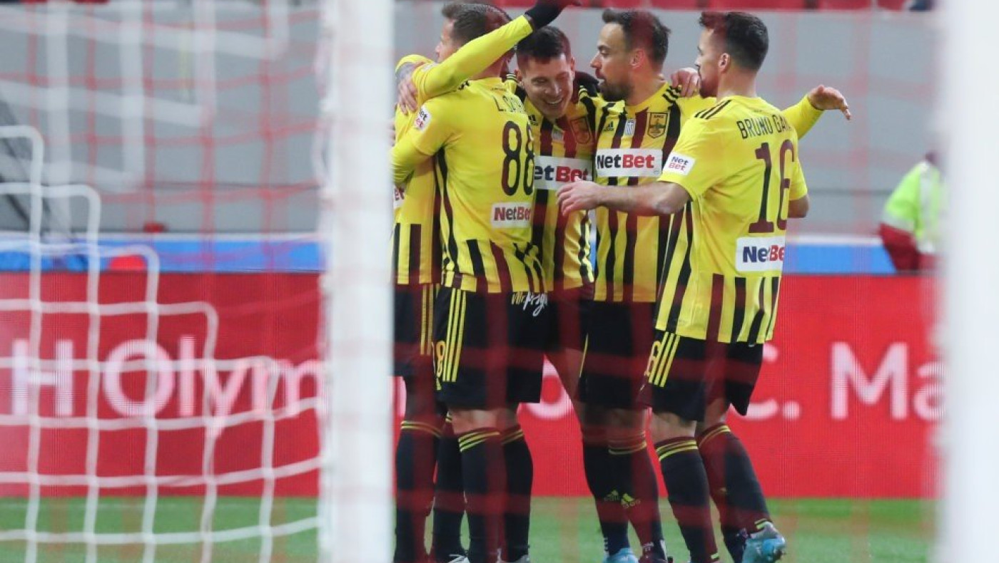 Οι «κλειστές άμυνες», ο Μπούργος και οι βιαστικοί που τον συγκρίνουν με τον Μάντζιο﻿