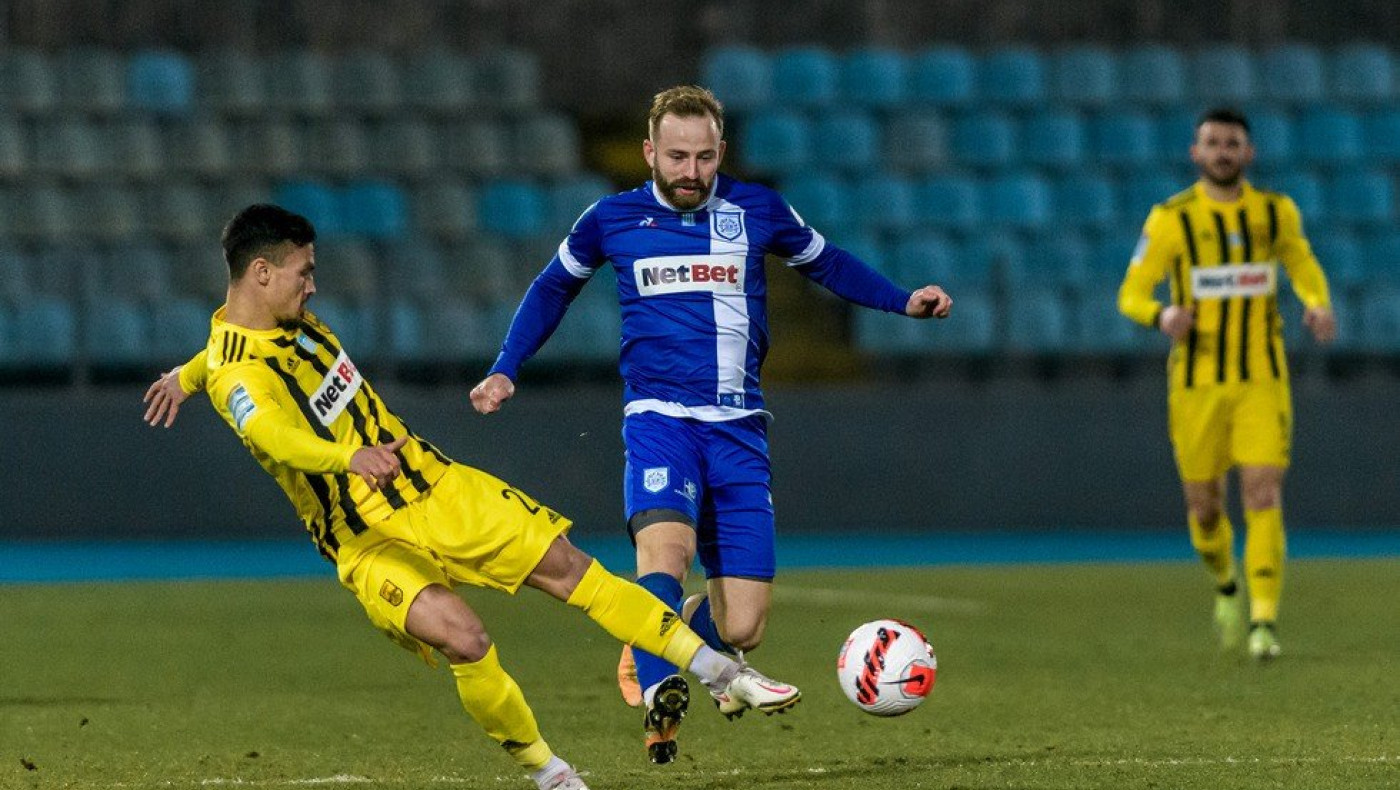 Με τριάδα στην άμυνα και Εμπακατά βασικό ο Αρης!