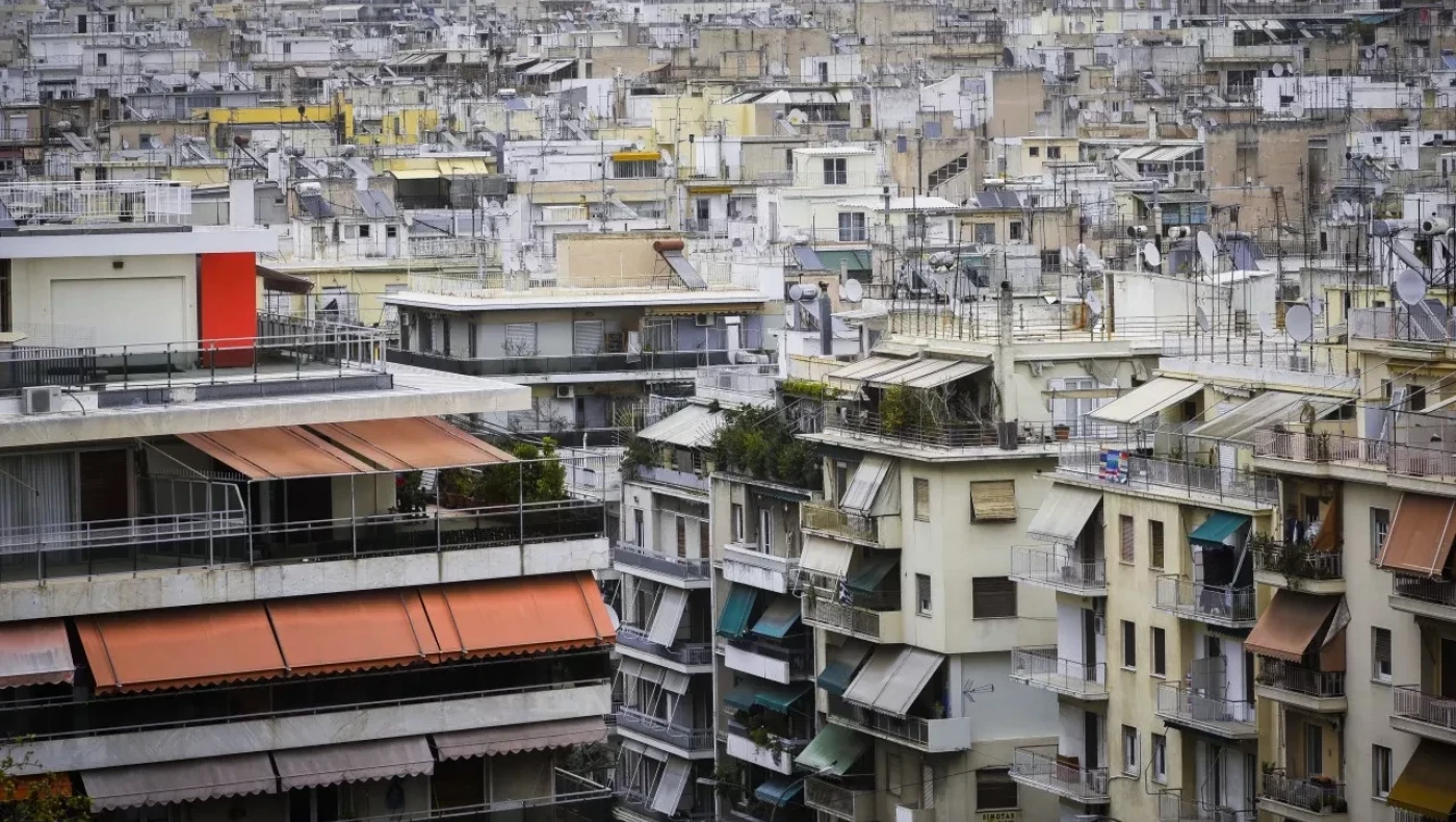 «Φως στο τούνελ» για τα επιδόματα που χάνουν χιλιάδες δικαιούχοι λόγω αντικειμενικών αξιών