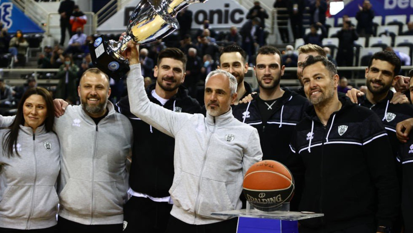 ΠΑΟΚ: Αποθέωση για την ομάδα βόλεϊ στον αγώνα μπάσκετ με τον Ολυμπιακό