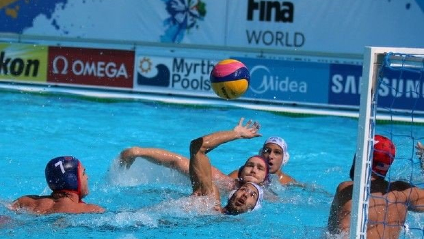 Πρώτη και αήττητη η γαλανόλευκη