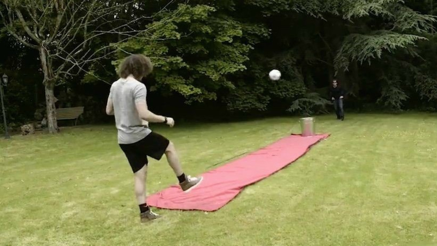 Ποιος θα βάλει την μπάλα στον κάδο; (video)