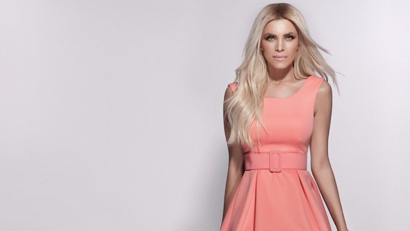 Η Καινούργιου δείχνει τα μαγιό της και... τρελαίνει! (pics)