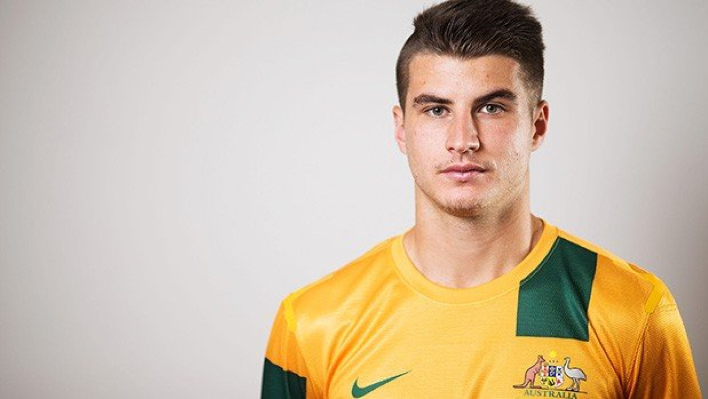 Η υπόκλιση Μουρίνιο σε Άντονις και οι κλωτσιές σε Αζάρ! (VIDEO)