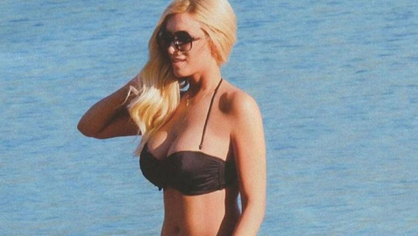 Με σέξι μαγιό έστειλε χρόνια πολλά η Καινούριου! (pic)