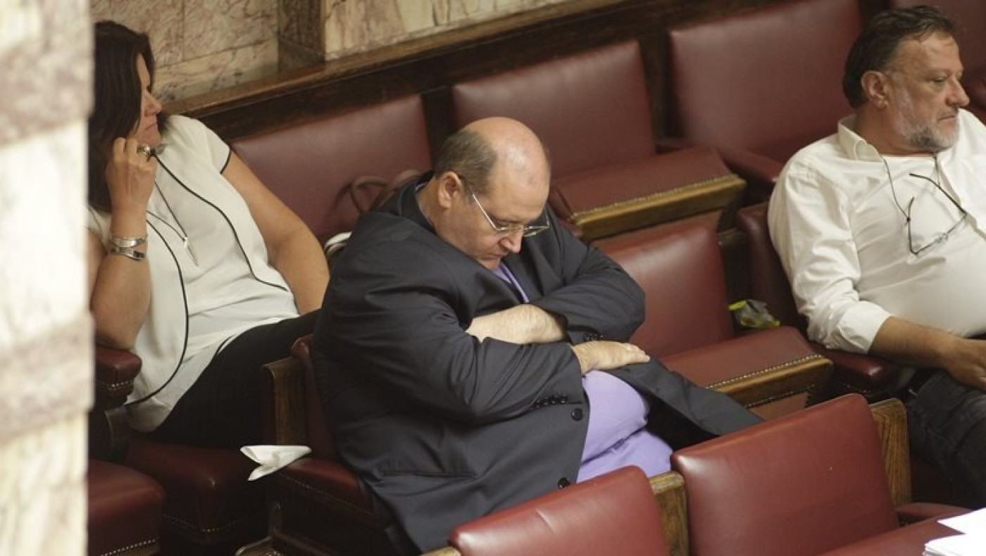 Έπαιζαν το μέλλον μας και... κοιμόντουσαν! (pics)