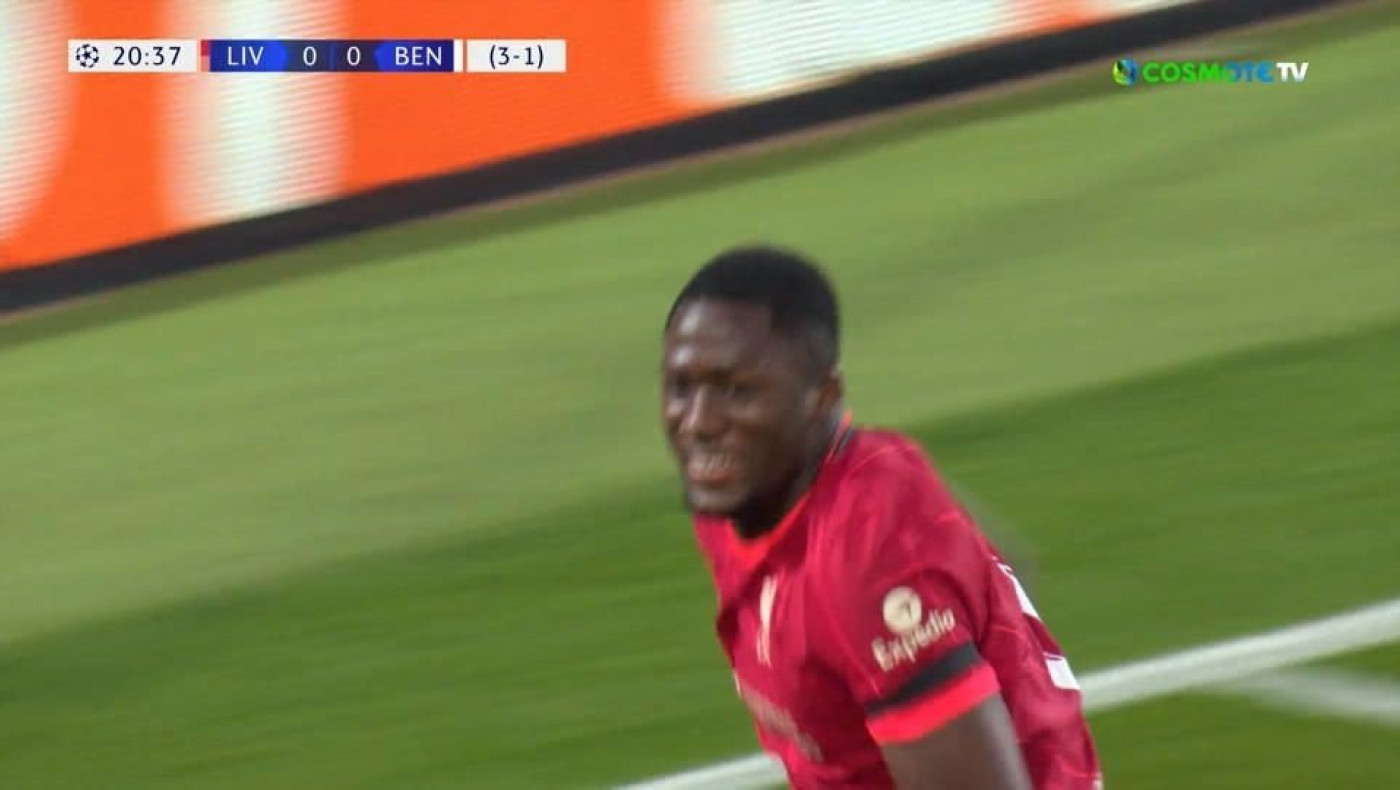 Με ασίστ του Τσιμίκα άνοιξε το σκορ η Λίβερπουλ κόντρα στην Μπενφίκα