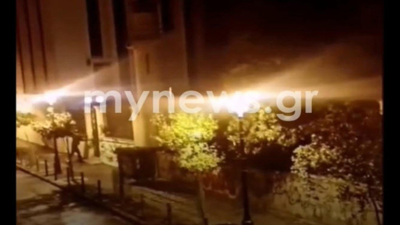 Βίντεο-ντοκουμέντο από την επίθεση με μπαλτά στην είσοδο της μασονικής στοάς