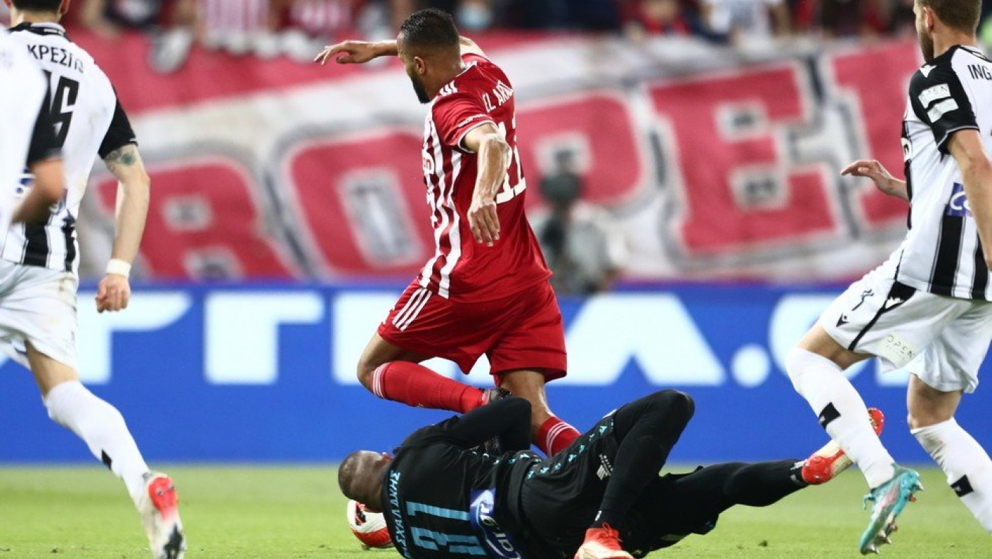 Το 1-0 του Ολυμπιακού με πέναλτι και το πέναλτι του Τέιλορ που δεν είδαμε ριπλέι