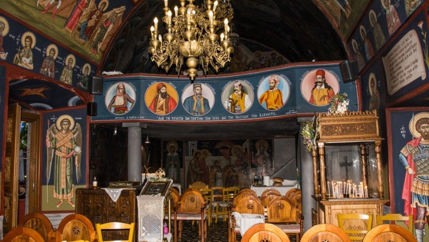 Ανατριχίλα: Η εκκλησία με ζωγραφισμένους τους Ήρωες του '21