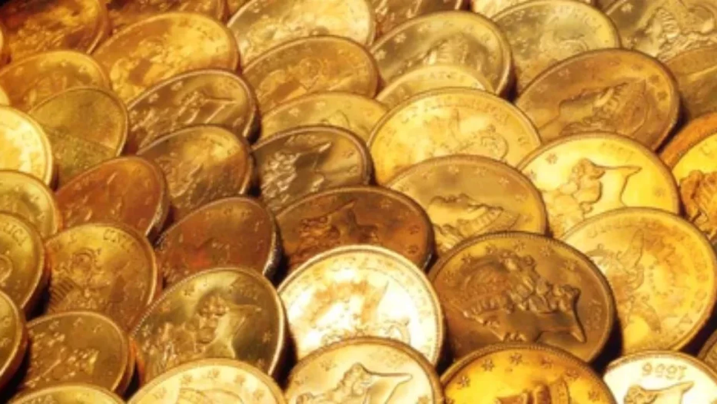 Ο «πυρετός» της χρυσής λίρας: Πόσα τεμάχια αγόρασαν οι Έλληνες – Γιατί «φρέναραν» οι πωλήσεις