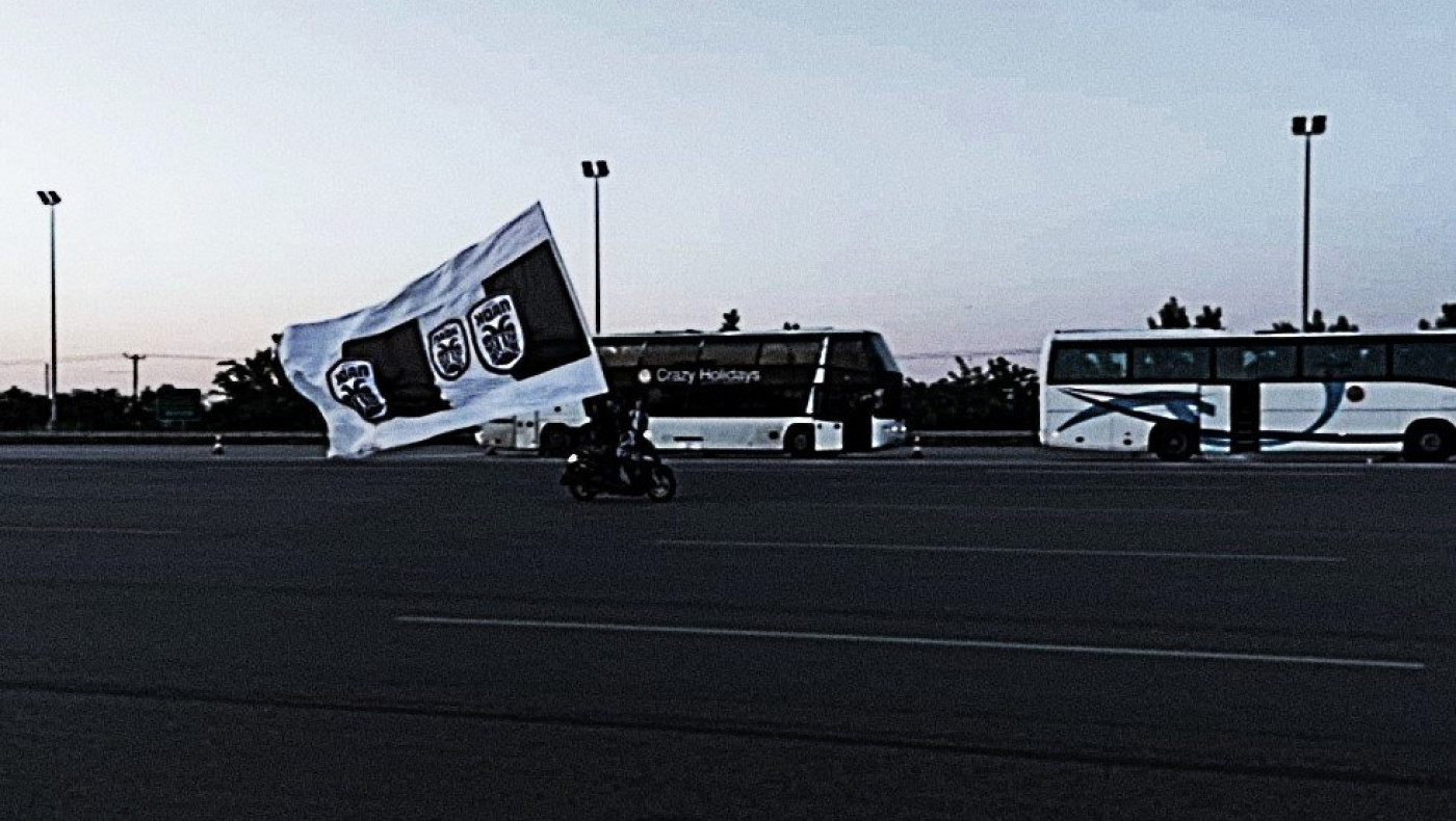 Η τρέλα για τον ΠΑΟΚ δεν πάει στα βουνά, πάει στην Αθήνα με... μηχανάκι!
