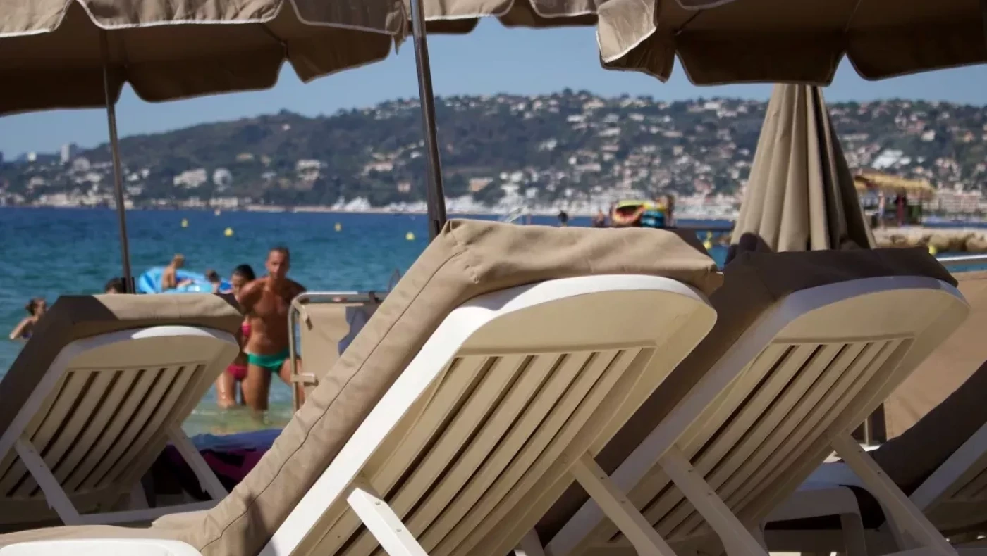 Παρέμβαση της εισαγγελίας Βόλου για την κατάληψη παραλιών στις Σποράδες