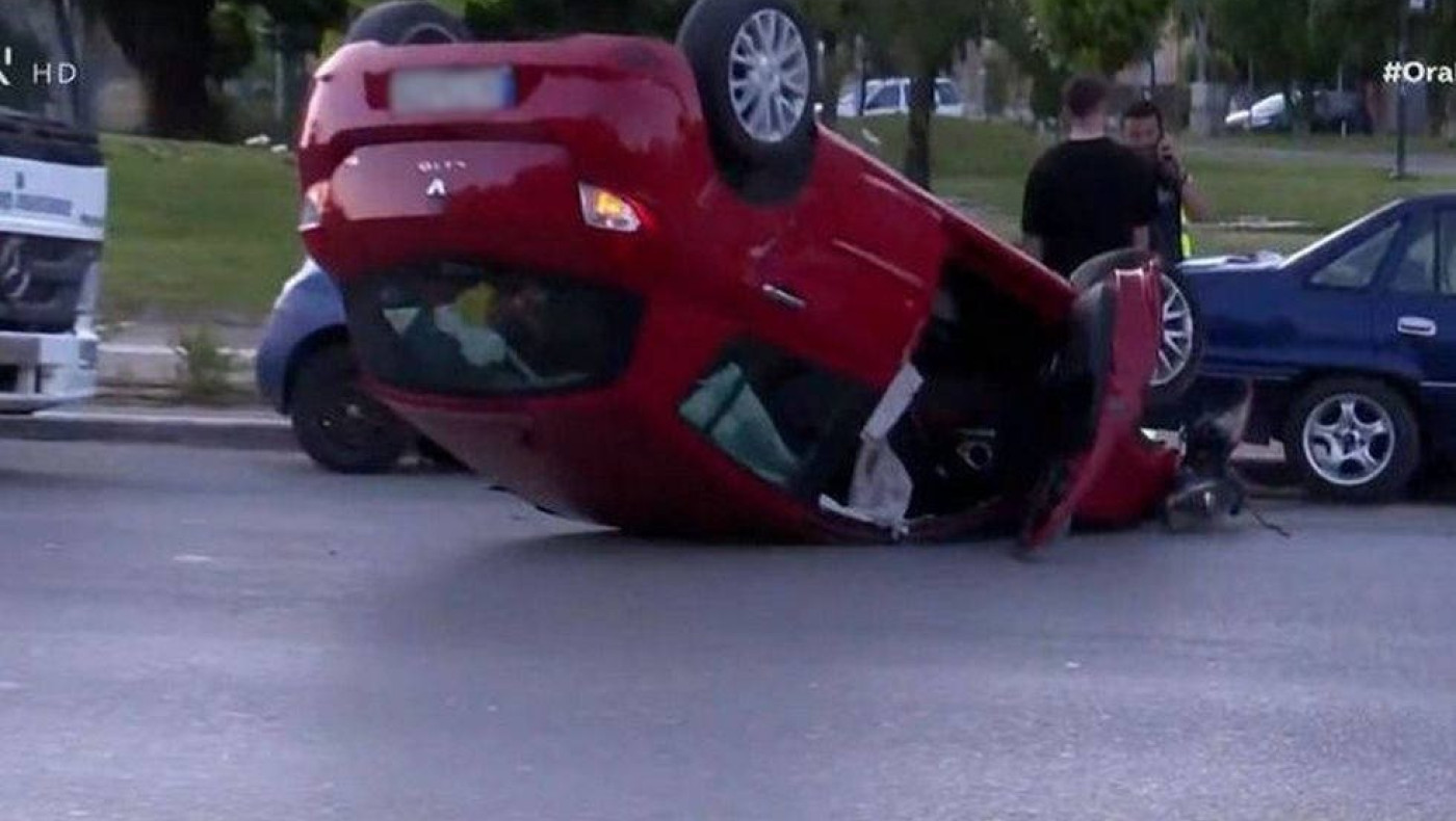 Θεσσαλονίκη: Τροχαίο στην Παραλιακή, τούμπαρε αυτοκίνητο