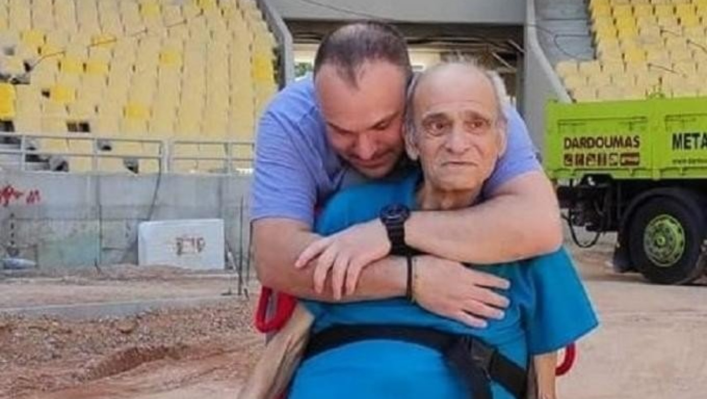 Συγκίνηση στην ΟΠΑΠ Arena: «Πατέρα, μπήκαμε στο γήπεδο! Κράτα λίγο ακόμα!»