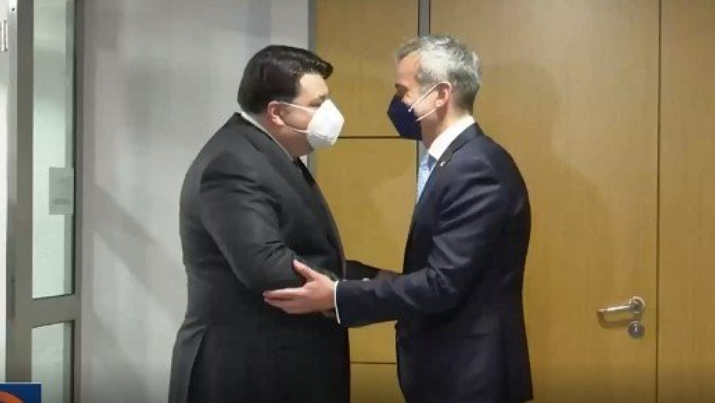 Στη Θεσσαλονίκη ο Αμερικανός πρέσβης Τζορτζ Τσούνης – Τι ειπώθηκε με Ζέρβα και Τζιτζικώστα