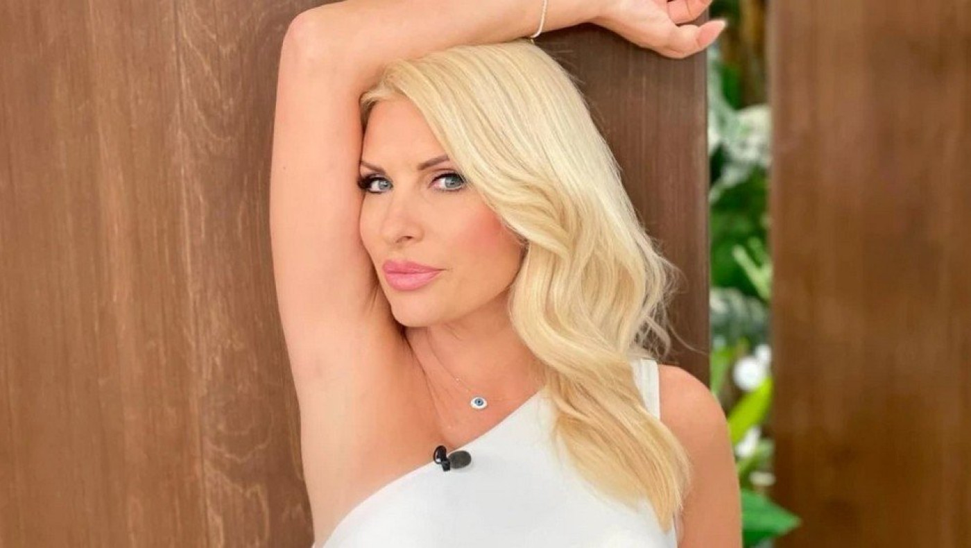 Ελένη Μενεγάκη: Με είχε ρωτήσει ο Χατζηνικολάου «τα φοράς τα μίνι ε;»