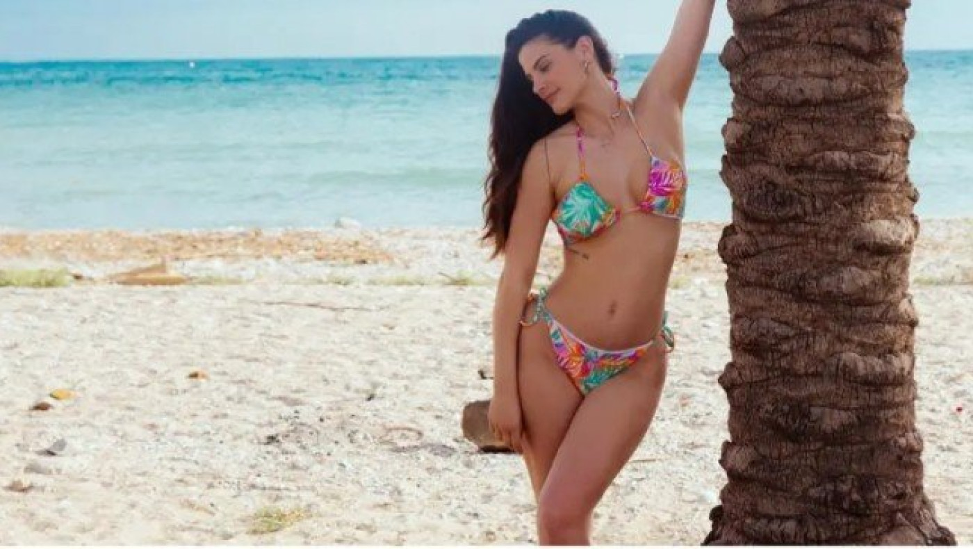 Χριστίνα Μπόμπα: Αδημονεί για το καλοκαίρι και το... δείχνει-Πόζαρε με το μπικίνι (pics)