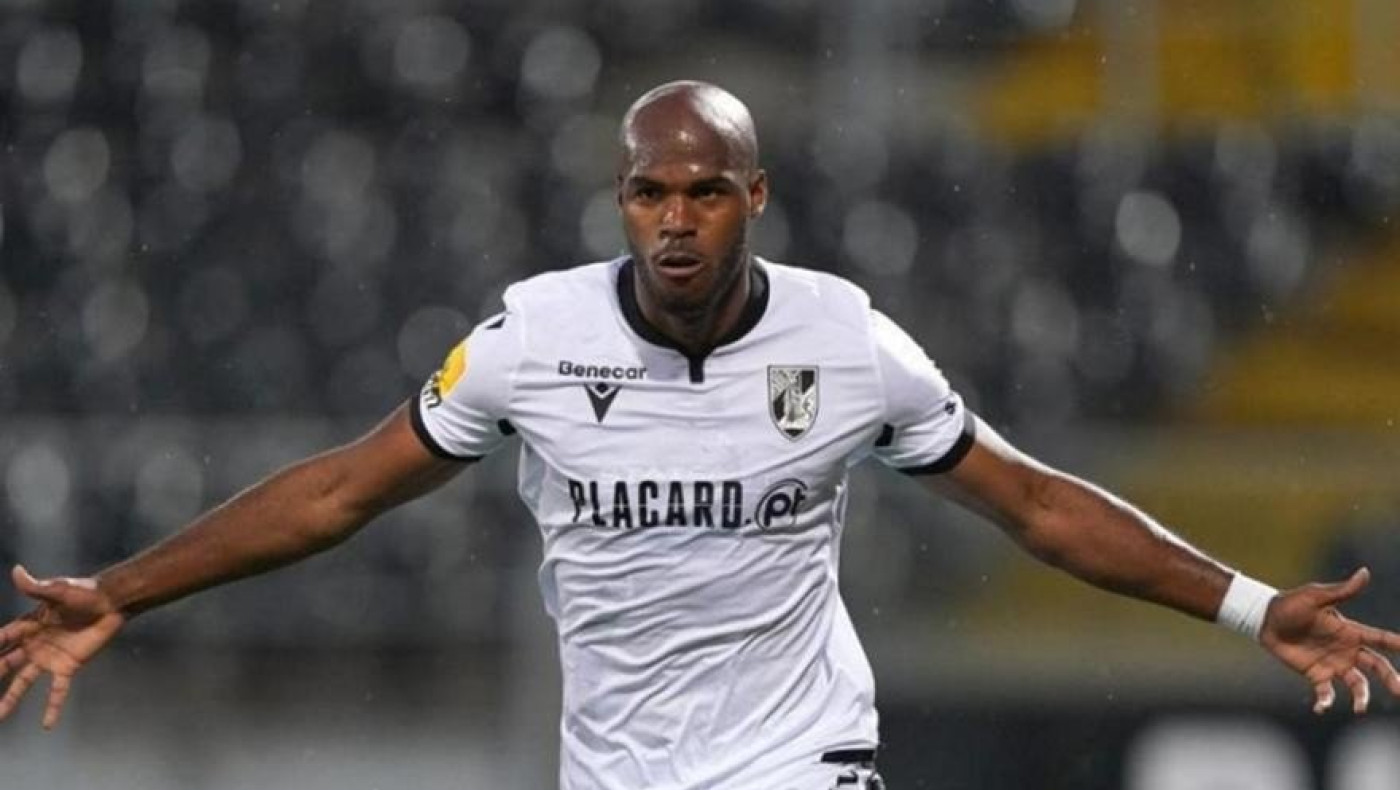 Σενάρια για Εστουπινιάν στην ΑΕΚ