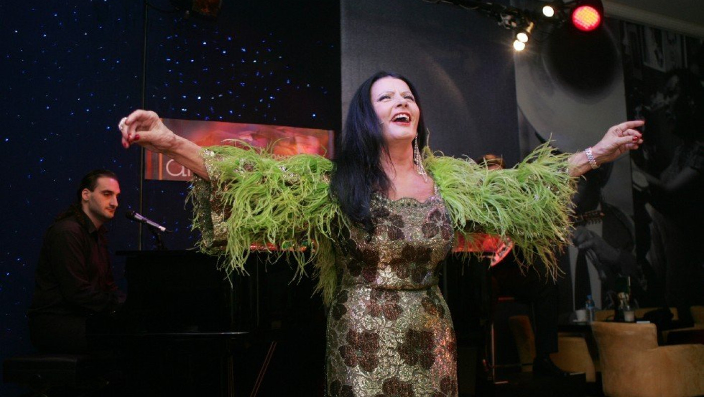 Η Ζωζώ Σαπουντζάκη αποκαλύπτει για πρώτη φορά τους χρυσούς... κληρονόμους της