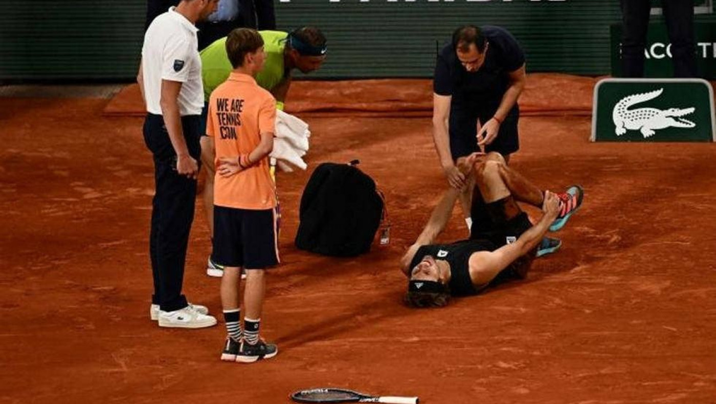 Ρολάν Γκαρός: Σοκαριστικός τραυματισμός για Ζβέρεφ, στον τελικό ο Ναδάλ