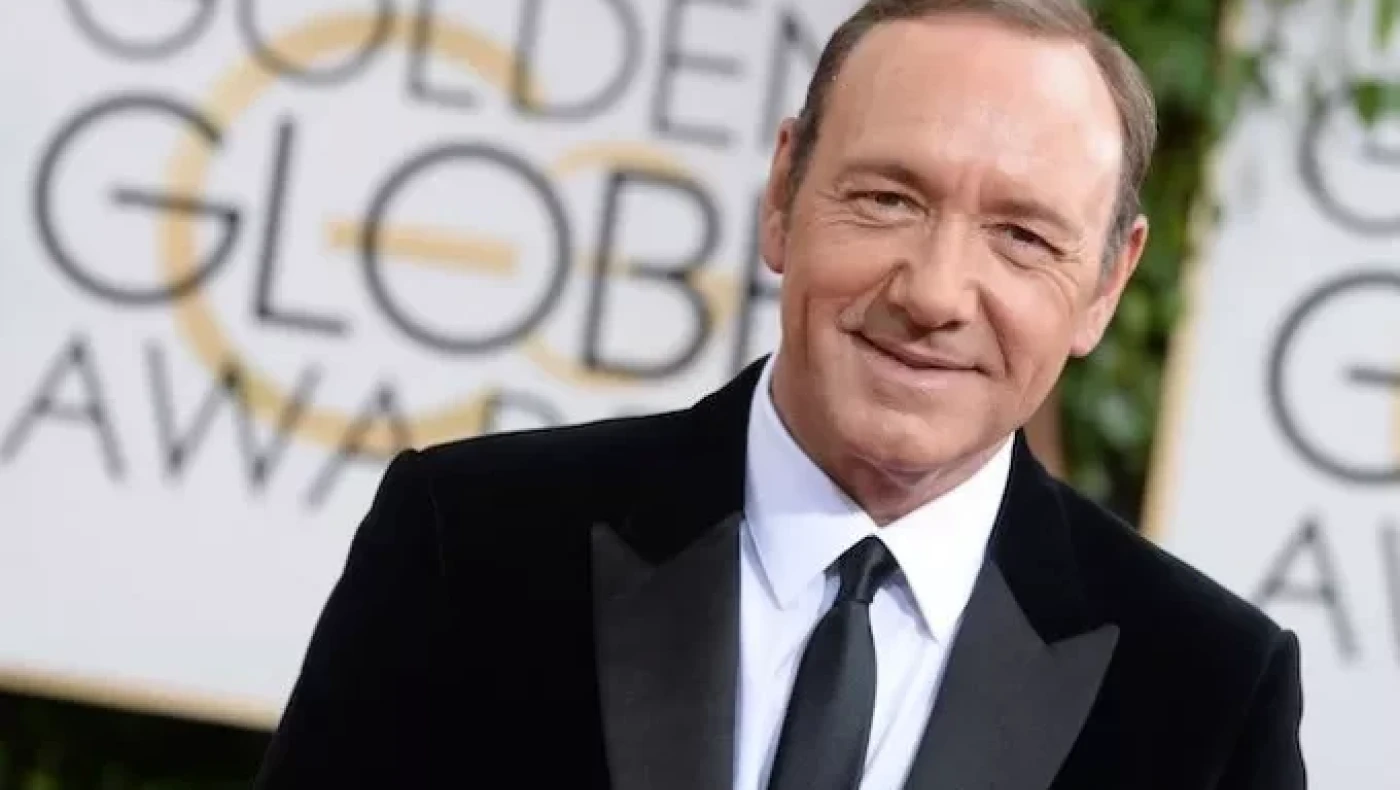 Απαγγέλθηκαν επίσημα κατηγορίες για σεξουαλικές επιθέσεις στον Κέβιν Σπέισι