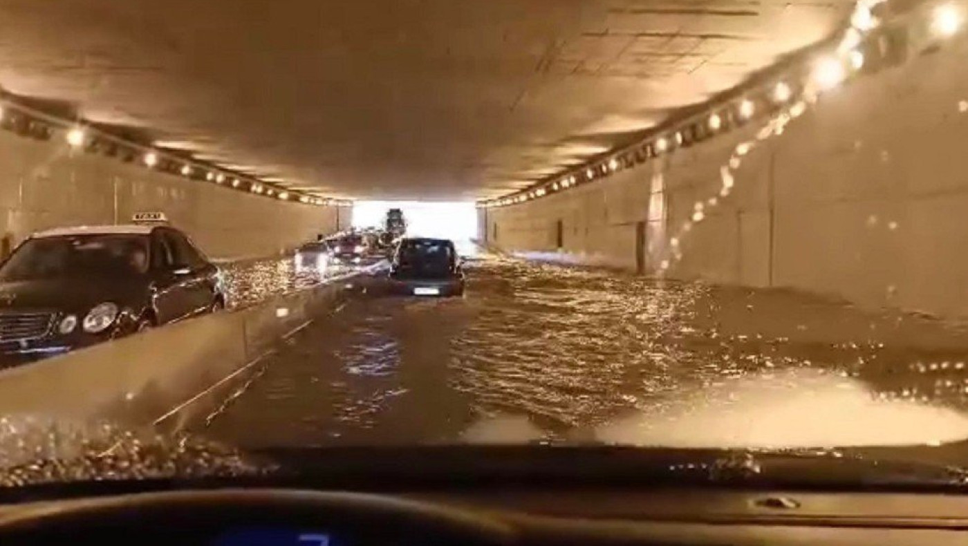 Θεσσαλονίκη: Κλειστή η σήραγγα της Περιφερειακής που πλημμύρισε από τη χθεσινή νεροποντή