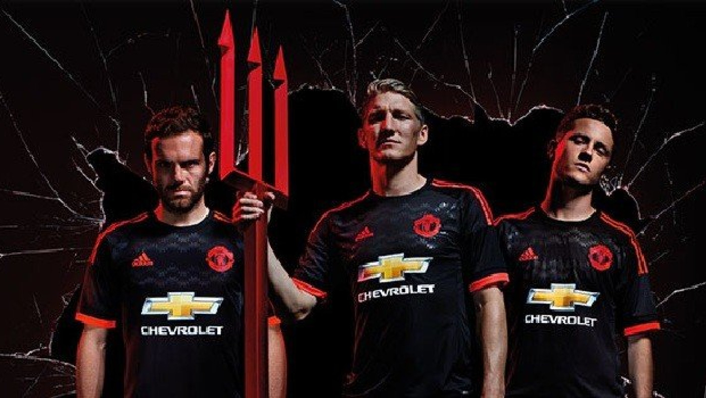 «Back to black» η Γιουνάιτεντ (pics)