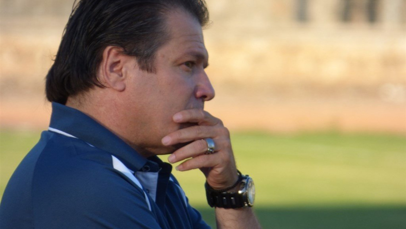 «Σαν να αγκαλιάζει την αδερφή του ερωτικά»