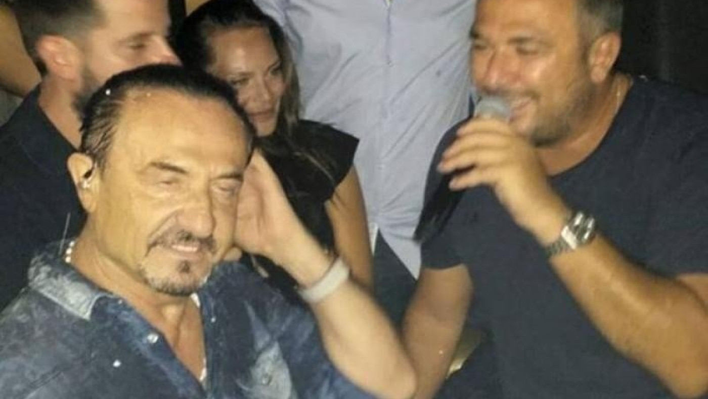 Ο Λευτέρης Πανταζής έδωσε το μικρόφωνο στον Αντώνη Ρέμο κι έγινε χαμός! (ΒΙΝΤΕΟ)