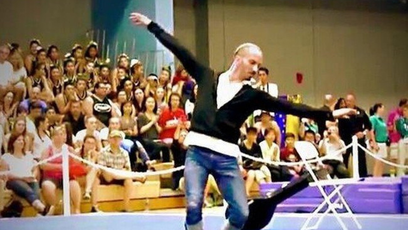 Ο Ιωάννης Μελισσανίδης χορεύει το ζεϊμπέκικο της Ευδοκίας (VIDEO)