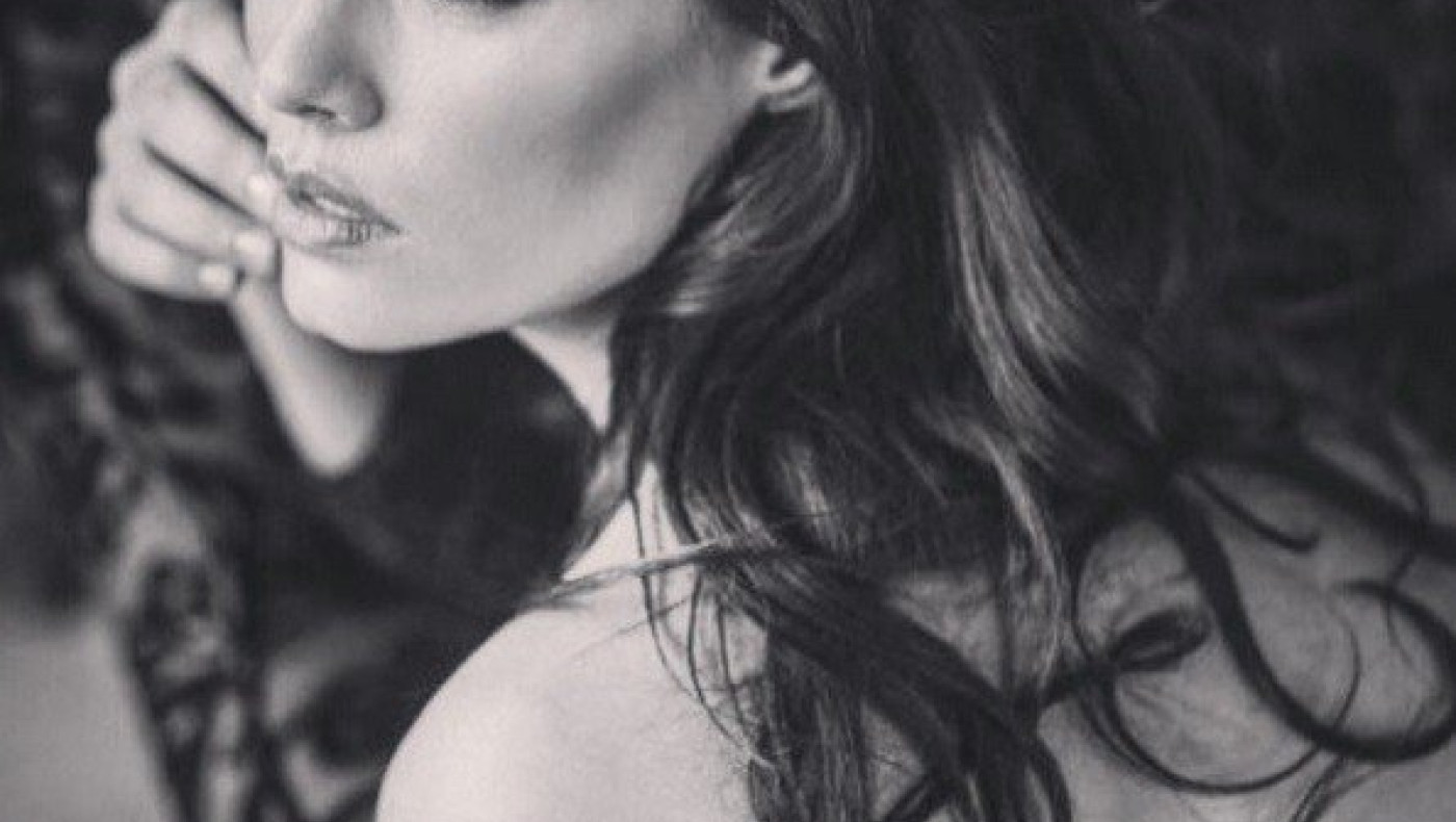 Η sexy Μαρία Κορινθίου (pic)