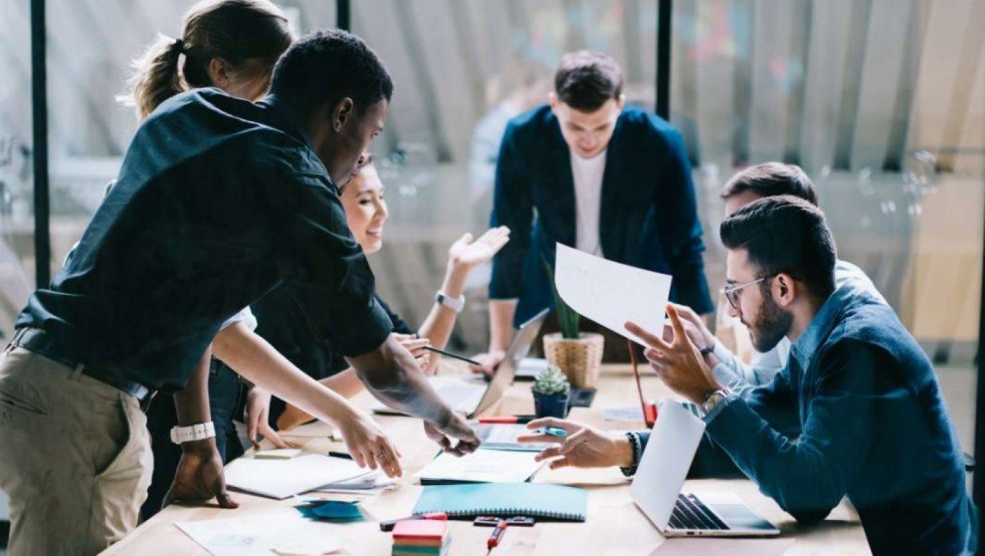 Οι ελληνικές εταιρείες που θα εφαρμόσουν 4ήμερη εργασία το καλοκαίρι