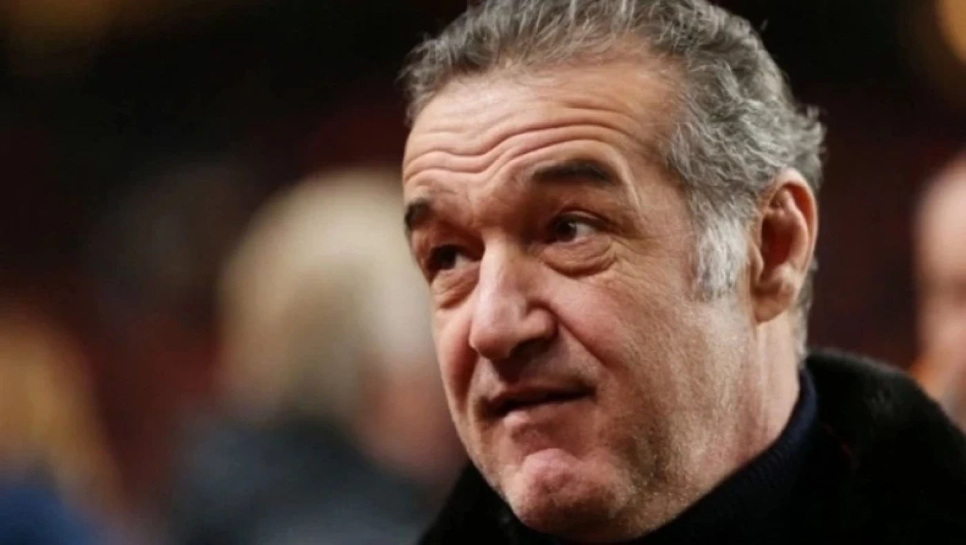 Στεάουα: Παρουσίασε παίκτη στο παλάτι με σαγιονάρες!