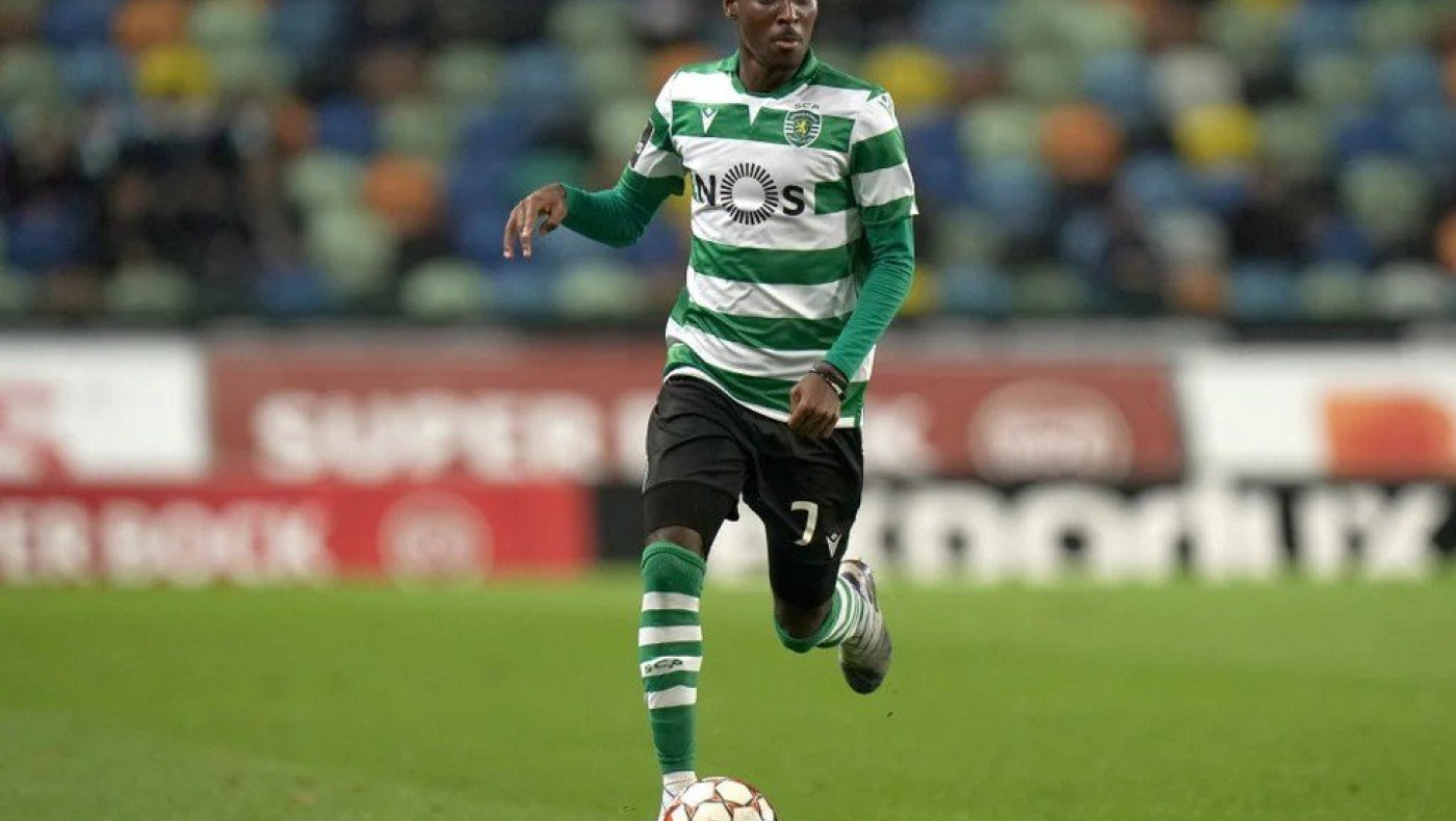 Περιμένει Πάπε Σέικ και Καμάτσο, φουλάρει για τον επιθετικό