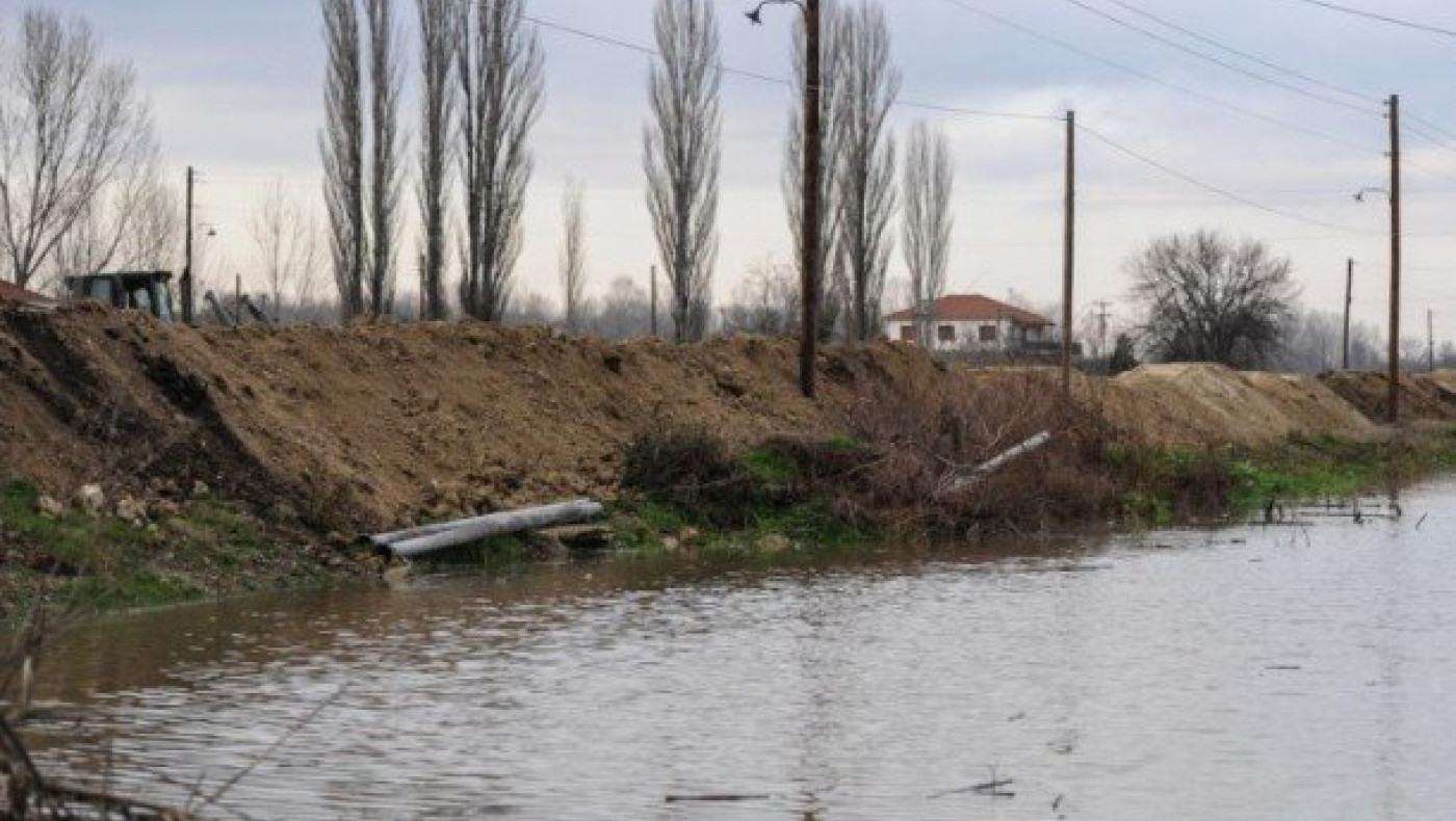 Εβρος: Πνίγηκε μετανάστης - Το αυτοκίνητο που τον μετέφερε έπεσε στη λίμνη