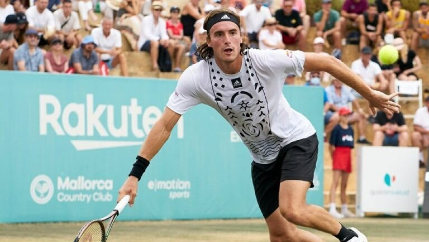 Τσιτσιπάς: Δεν τα κατάφερε και ηττήθηκε στον τελικό του Astana Open από τον Τζόκοβιτς