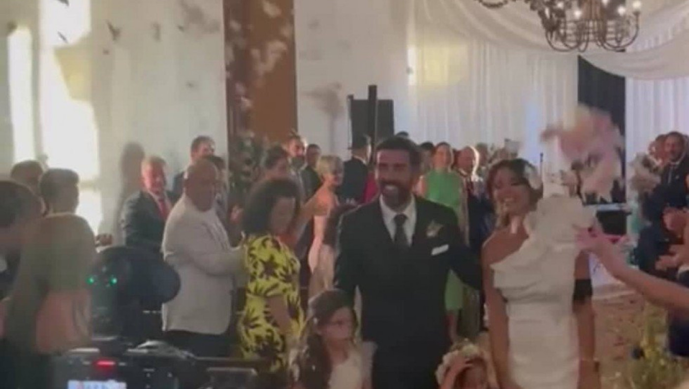 Το ζεύγος Κρέσπο έκανε γλέντι αλά... Θυρα 4 (vids)