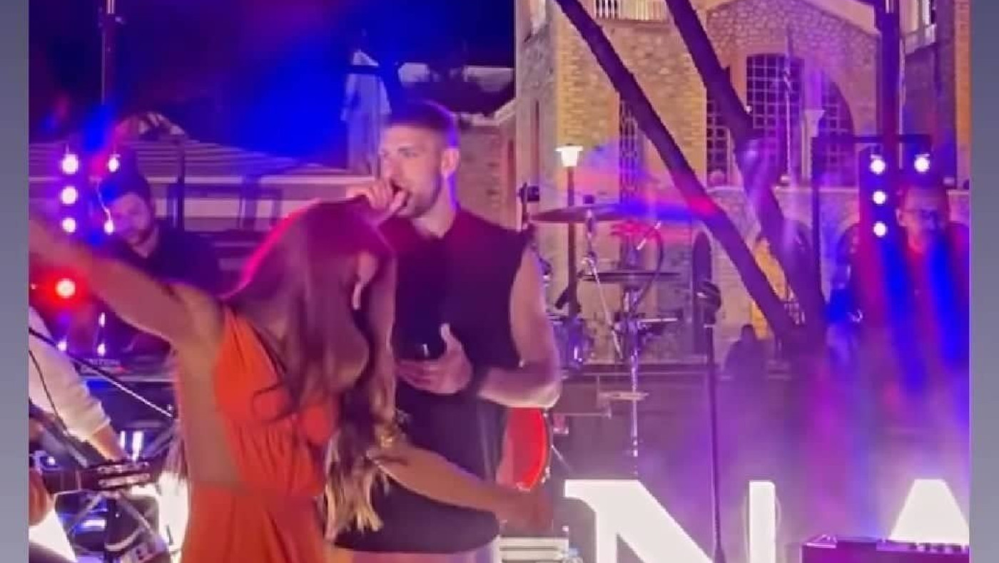 Ο χορός της Ειρήνης Παπαδοπούλου με τραγουδιστή τον Αλέξανδρο Πασχαλάκη