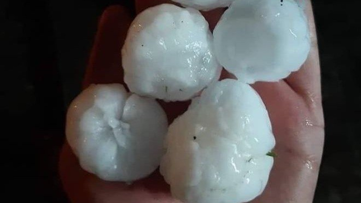 Έπεσε χαλάζι σε μέγεθος αβγού στην Καστοριά – Τραυματίστηκε γυναίκα στον ώμο